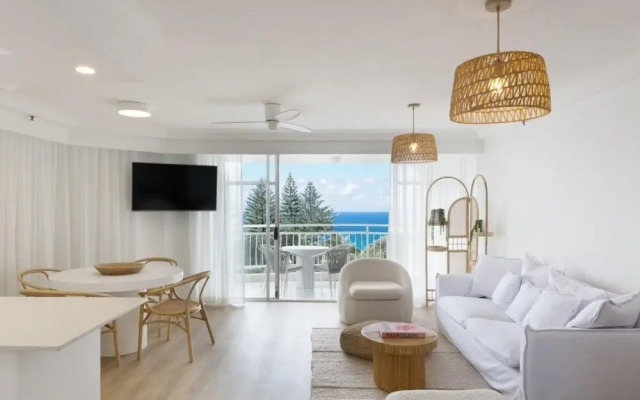 Ocean View Coastal Haven in Burleigh