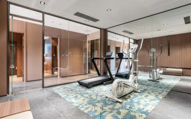 Jinjiang Star Fashion Hotel (Haikou East Station Longhu TianJie Branch)