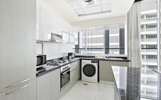 WelHome - Opulent Retreat With Panoramic Cityscape Views