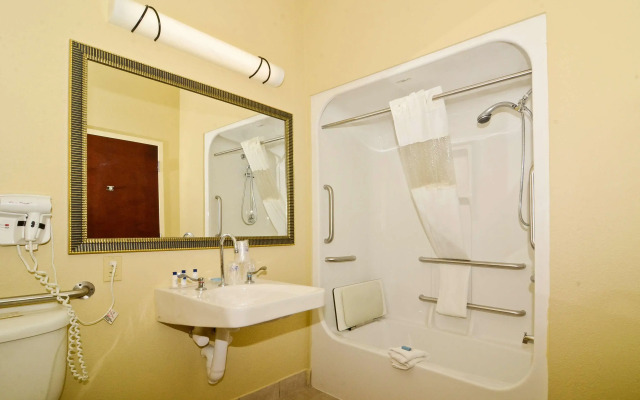 Best Western Plus Springfield Airport Inn