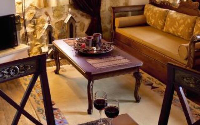 Aiolides Boutique Suites