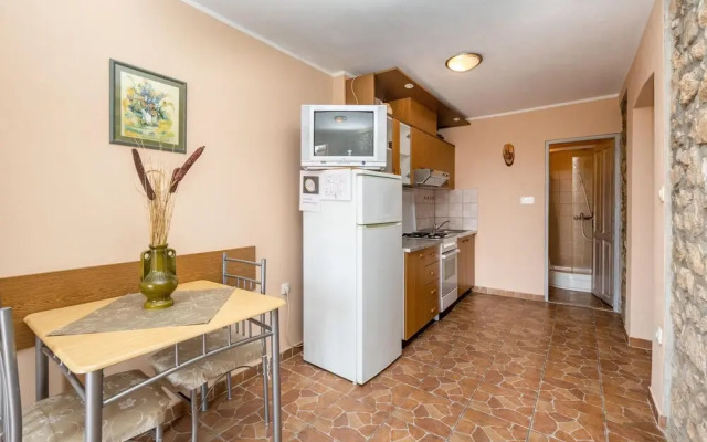 Stunning Home in Jadranovo With Wifi and 5 Bedrooms