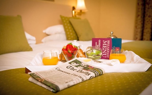 The Glen Yr Afon House Hotel