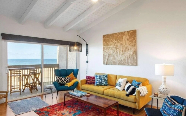 Sbtc324 2 Bedroom Condo by RedAwning