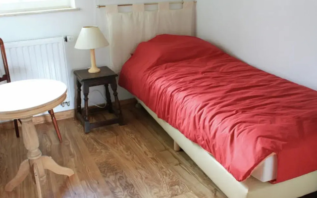 Modern Holiday Home in Gembloux with Meadows Nearby