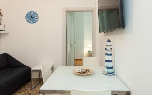 Lovely 2 Bedroom apt in Metaxourgio Center