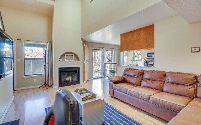 1 Mi to Unm: Convenient Albuquerque Townhome!