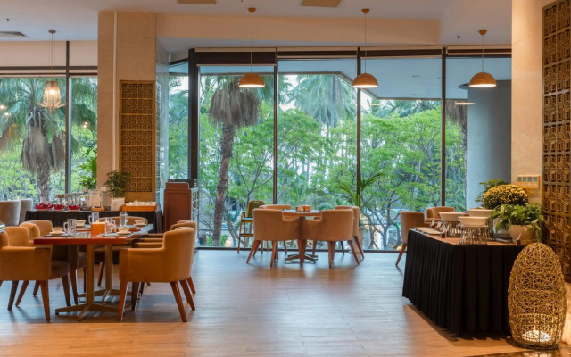 Starcity Hotel & Condotel Beachfront Nha Trang