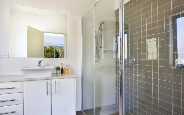 Thalassa I Pet Friendly I 2 Mins Walk to Beach