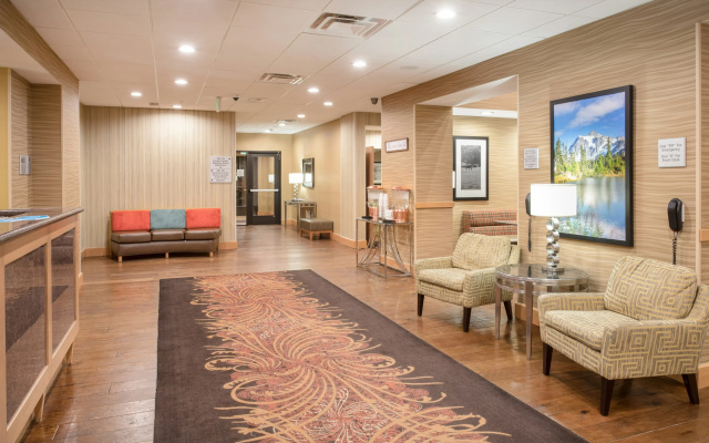 Hampton Inn & Suites Denver/South-RidgeGate