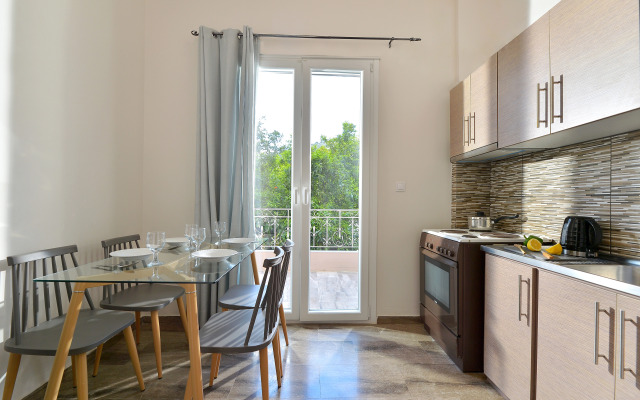 Stork Holiday Apartments - Garden & Sea View