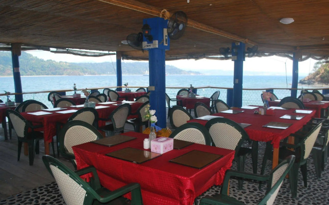 Subiza Beach Resort