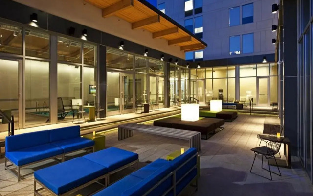 Aloft Dulles Airport North