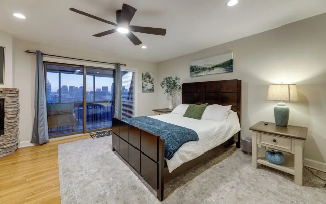 Cincinnati Home, Patio w/ Downtown Views!