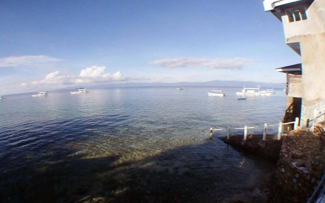 Pescadores Seaview Suites Moalboal