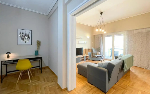 Riankour Central 90sqm apt in Panormou