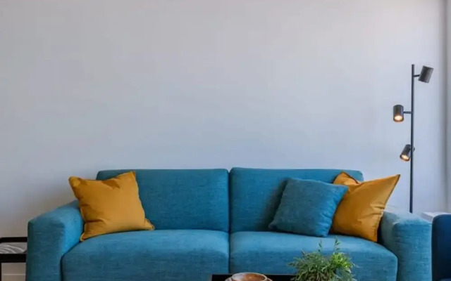 Lovely Apartment With Lateral sea View and Parking