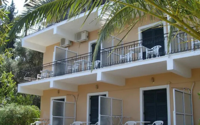 Spiros Apartments