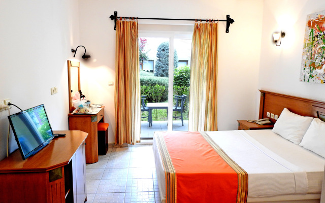 Tiana Beach Resort - All Inclusive