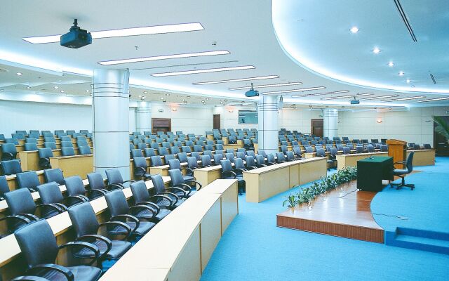 Xiamen International Seaside Hotel (hotel corridor leads to the stone exhibition hall)