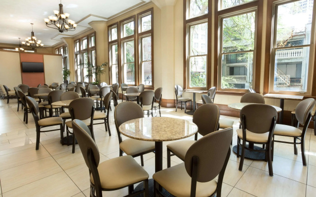 Drury Inn & Suites San Antonio Riverwalk