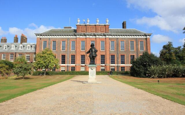 Abbey Court Hotel (Hyde Park)