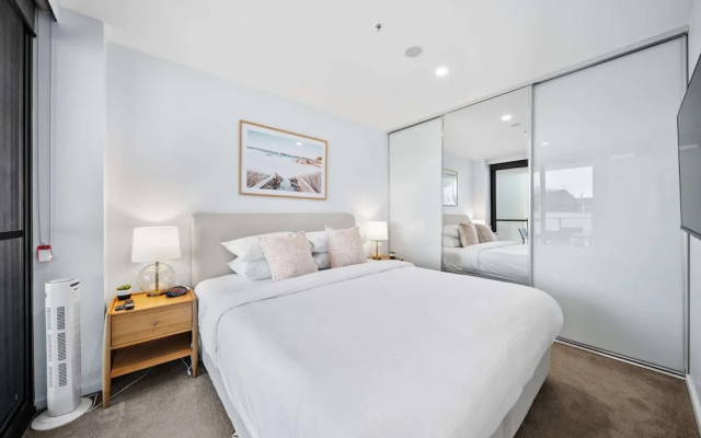 Stylish 2-bed Apartment in Canberra CBD – Guest Rooms – Canberra