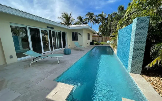 Walking From the Beach 3Br Villa