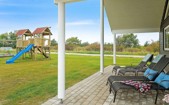 Spacious Holiday Home in Grenå near Sea