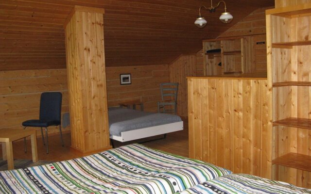 Little Atlin Lodge