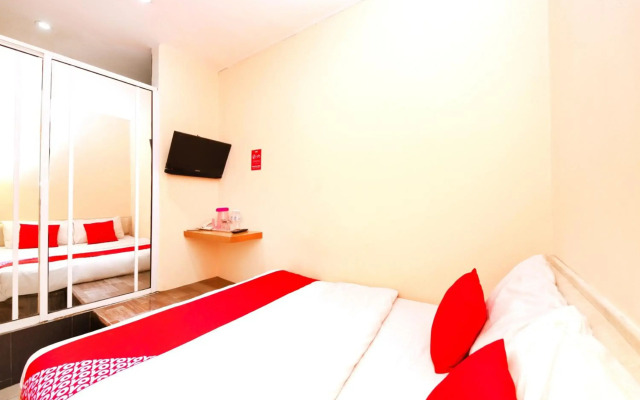OYO 479 The Green Hotel