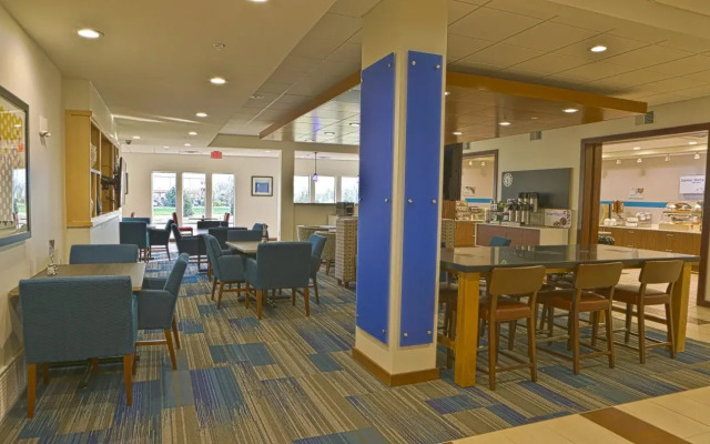 Holiday Inn Express & Suites Monroe by IHG