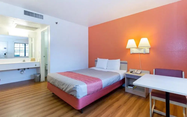 Motel 6 Vallejo - Maritime North