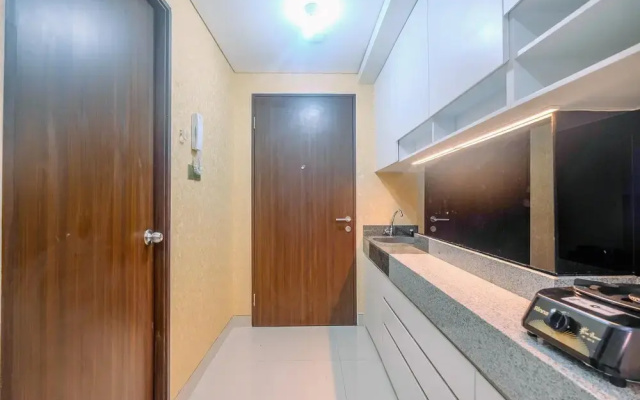 Homey and Comfort Living Studio Apartment Transpark Cibubur