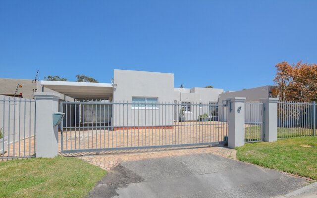 The Blue Sapphire Guesthouse