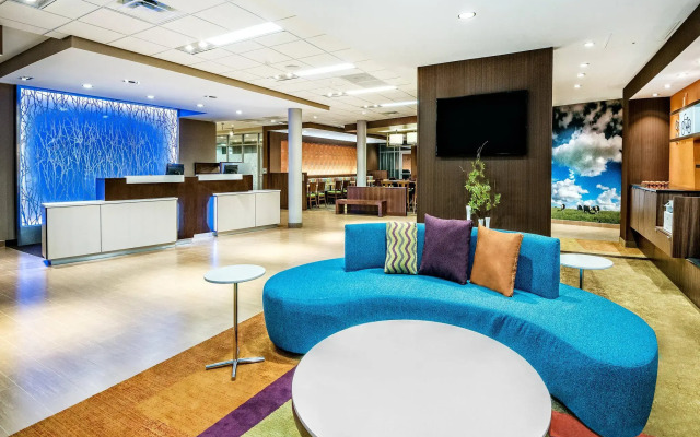 Fairfield Inn & Suites by Marriott Van Canton Area