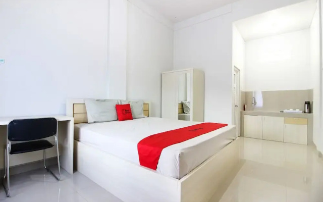 RedDoorz Syariah @ Griya Izzara Guest House