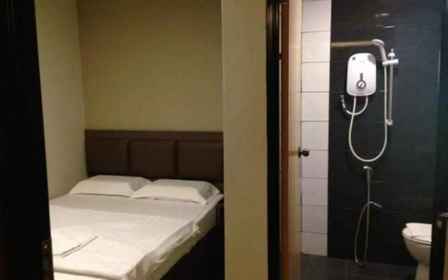 B+ Hotel