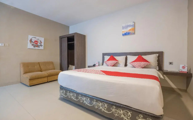 OYO 1679 Hotel Century Makassar