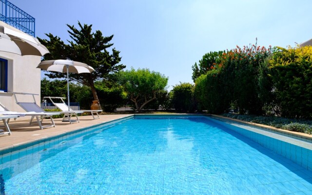 "sanders Azzurro - Adorable Villa w/ Private Pool"