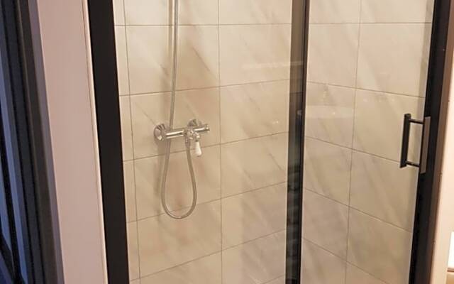 Au Chant Des Oiseaux (Adults Only)