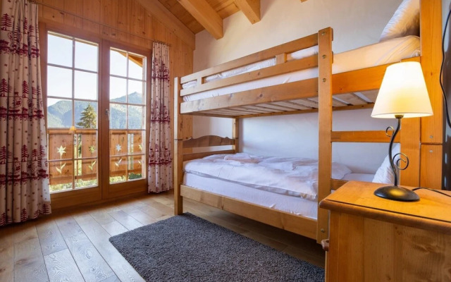 Grand Swiss Chalet for 10 Near Skilift