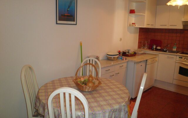 Apartment Aldica - 300 m from sea: A3 Supetar, Island Brac