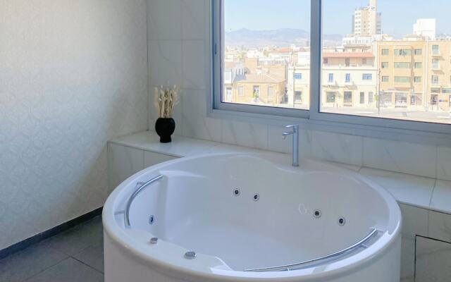 Phaedrus Living Plateia Suite Verde