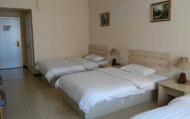 Super 9 Business Hotel