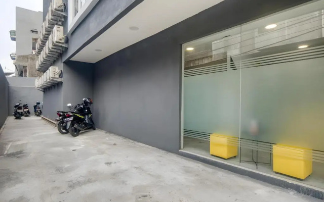 RedDoorz Plus @ Cideng Timur