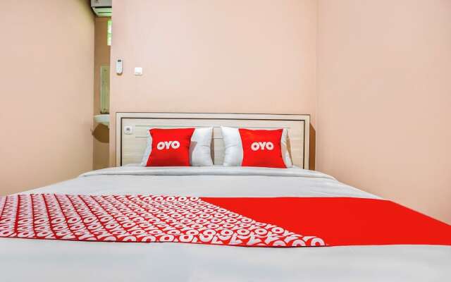 SPOT ON 2974 Penginapan Roma 88