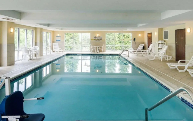 Comfort Suites Seaford