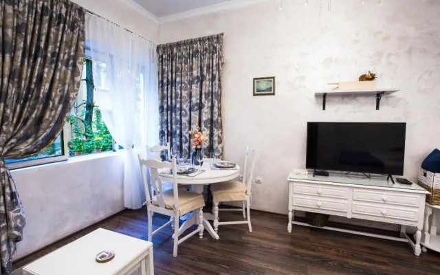 TOP CENTER Designer studio 1 minute to NDK&Vitosha