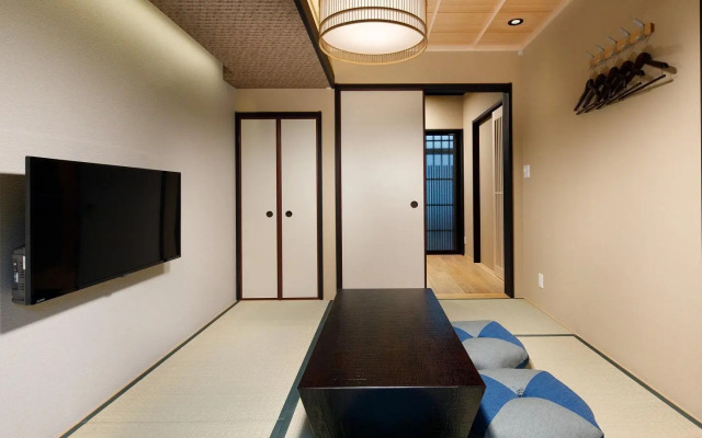 Kanade Fushimi Inari Taisha-mae